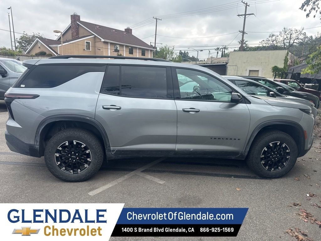 2025 Chevrolet Traverse Z71 photo 6