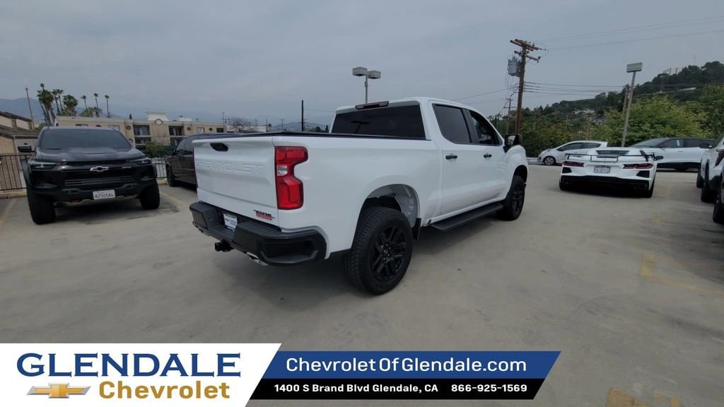 2025 Chevrolet Silverado 1500 LT Trail Boss photo 3