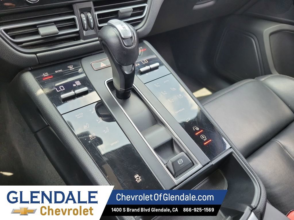 2024 Porsche Macan T - Photo 27