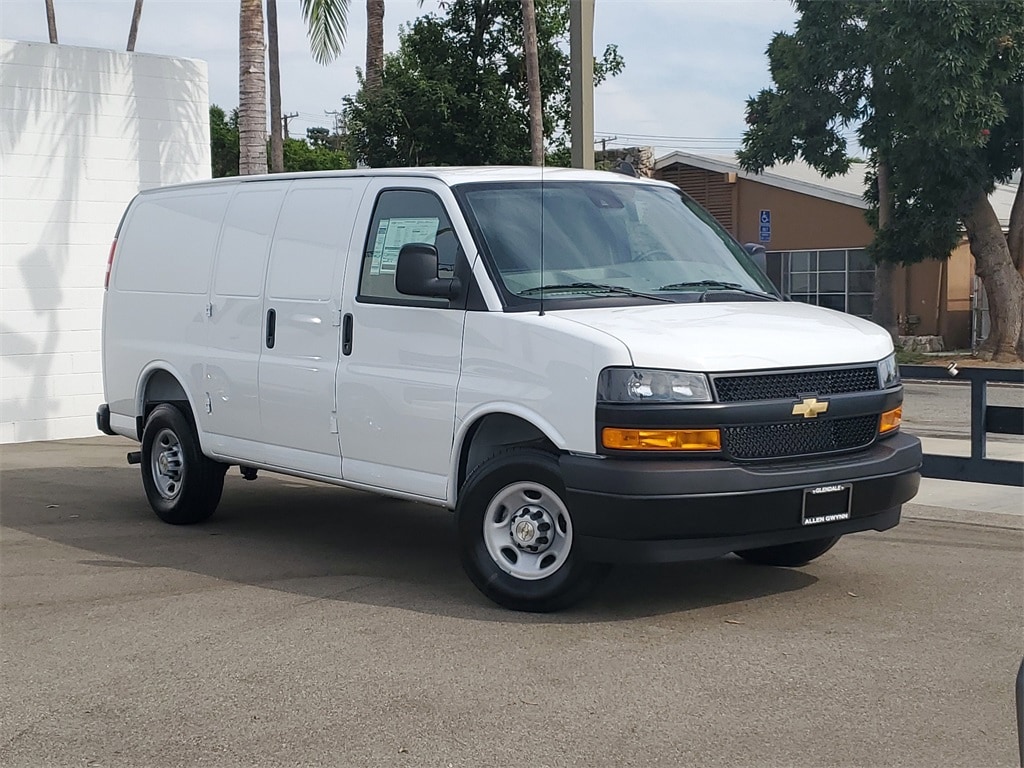 New 2025 Chevrolet Express 3500 Work Van Cargo Van
