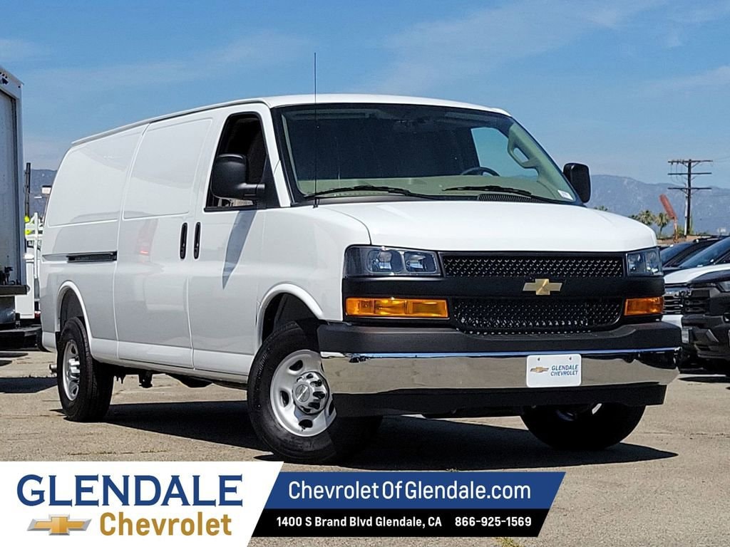 2026 Chevrolet Express 2500 Extended Work Van HD's photo