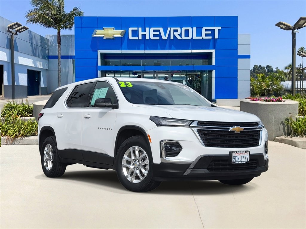 Used 2023 Chevrolet Traverse LS SUV