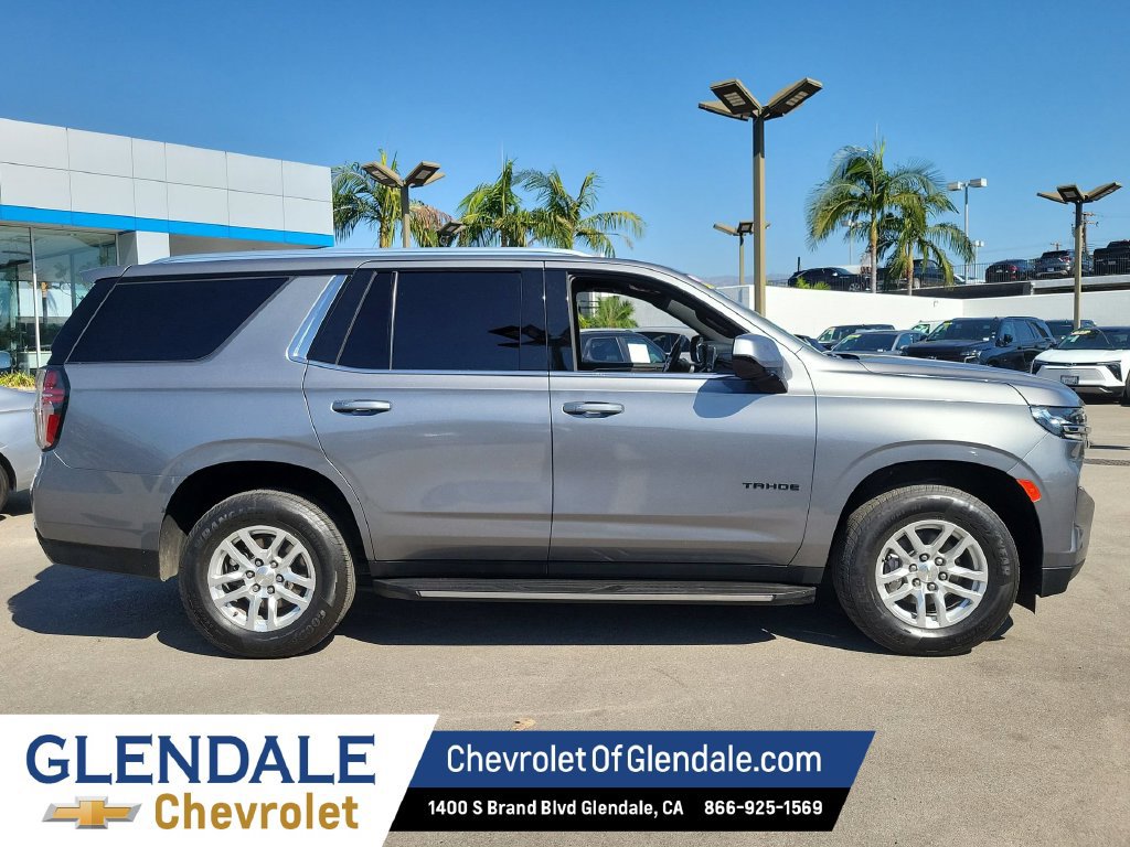 2021 Chevrolet Tahoe photo 2