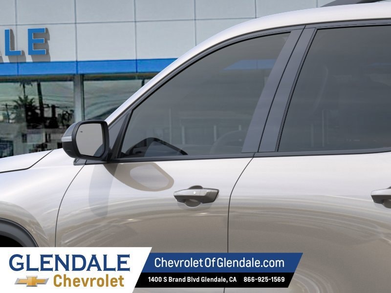2027 Chevrolet Traverse Z71 - Photo 12