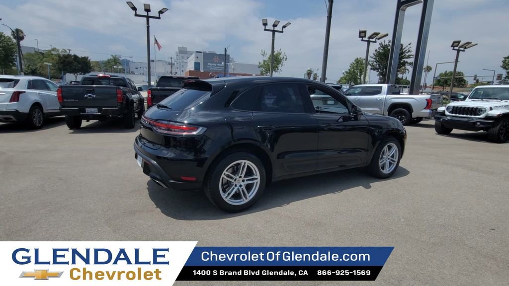 2024 Porsche Macan T - Photo 8