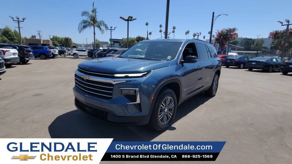 Used 2025 Chevrolet Traverse LT SUV