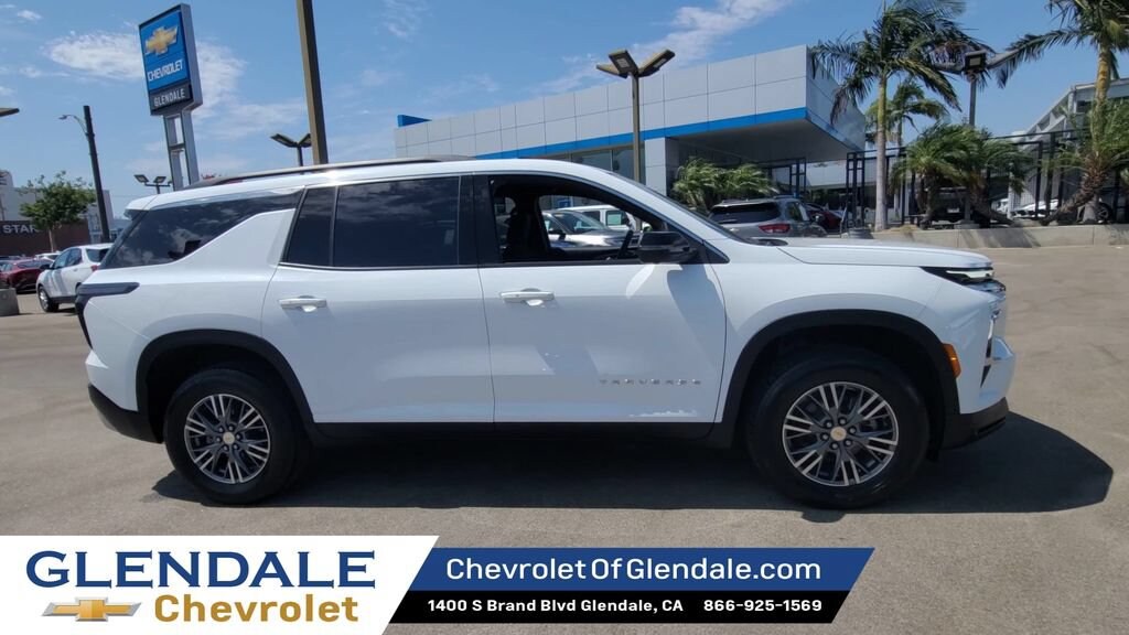 Used 2024 Chevrolet Traverse LT SUV