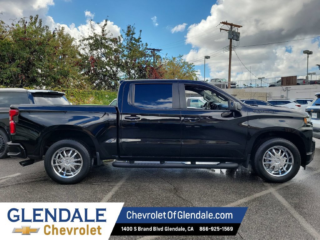 2021 Chevrolet Silverado 1500 photo 2