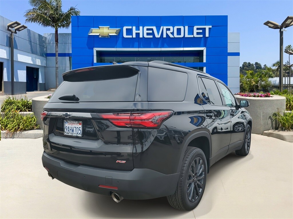 2022 Chevrolet Traverse RS photo 2