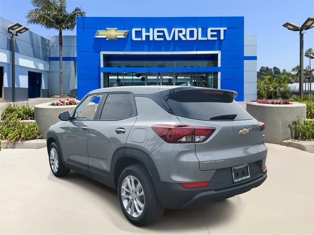 2026 Chevrolet Trailblazer LS photo 3