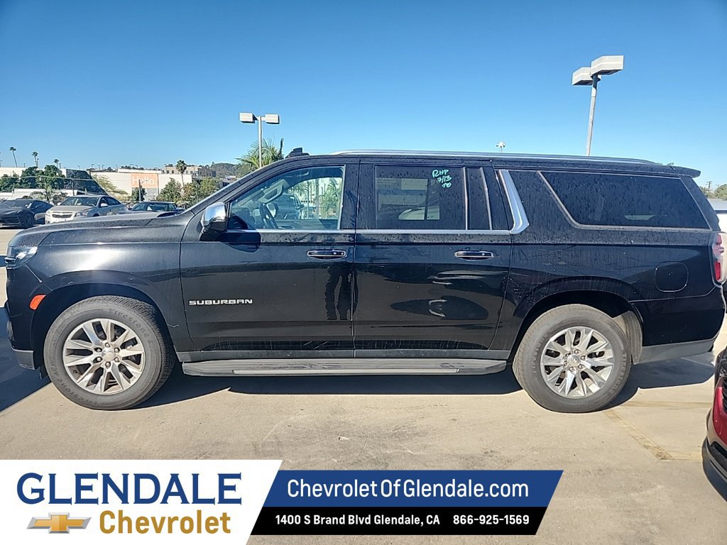 2023 Chevrolet Suburban photo 3