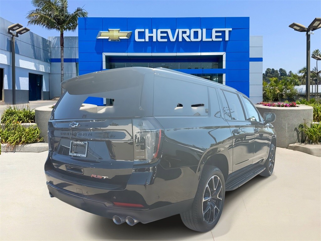 2026 Chevrolet Suburban RST photo 4