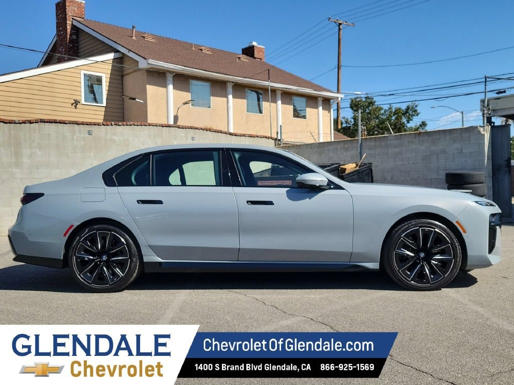 2023 BMW 7 Series photo 2