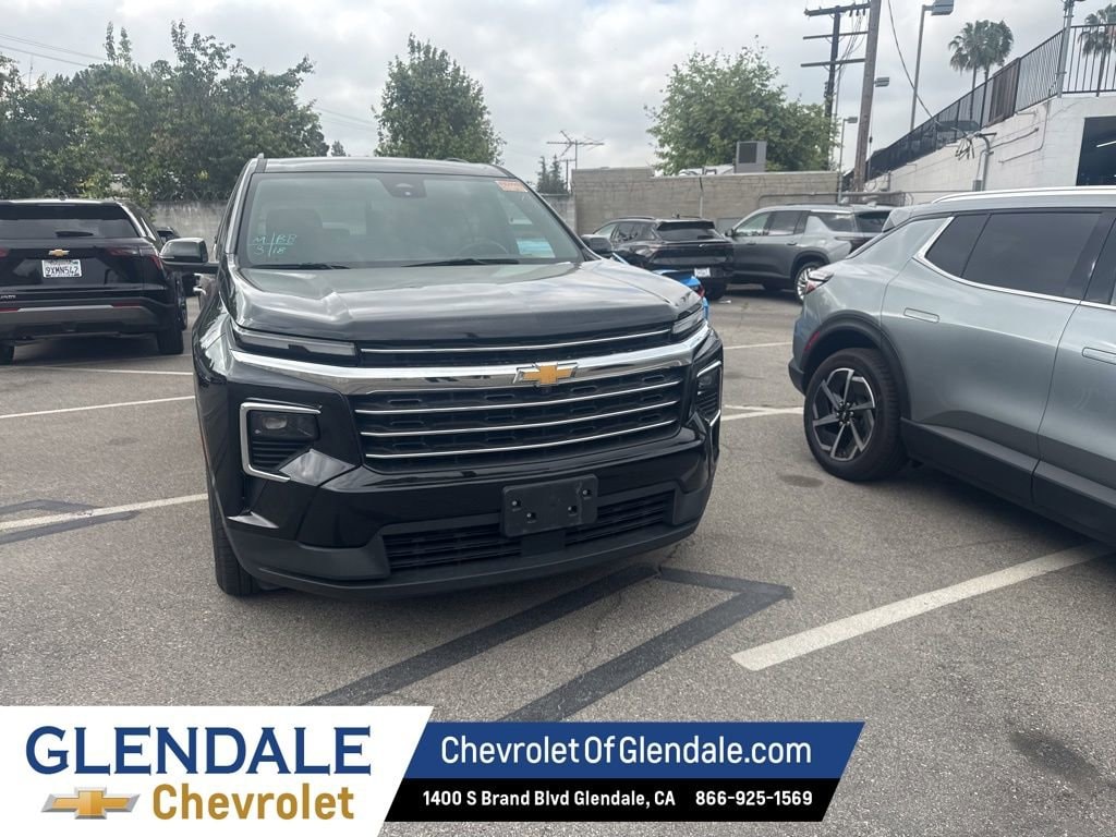 2024 Chevrolet Traverse LT photo 3