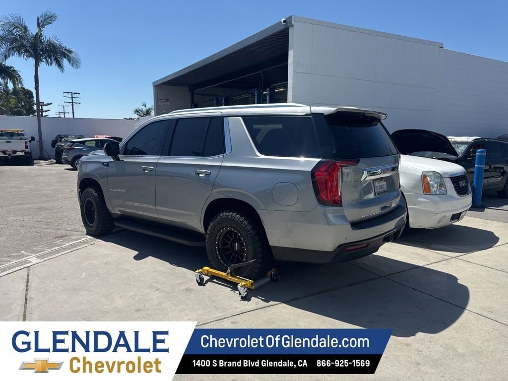 2024 GMC Yukon SLE photo 3