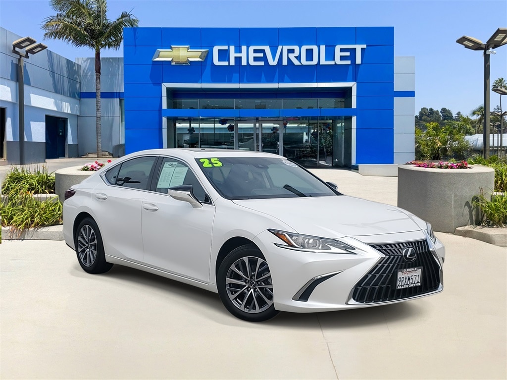 Used 2025 Lexus ES 350 Sedan