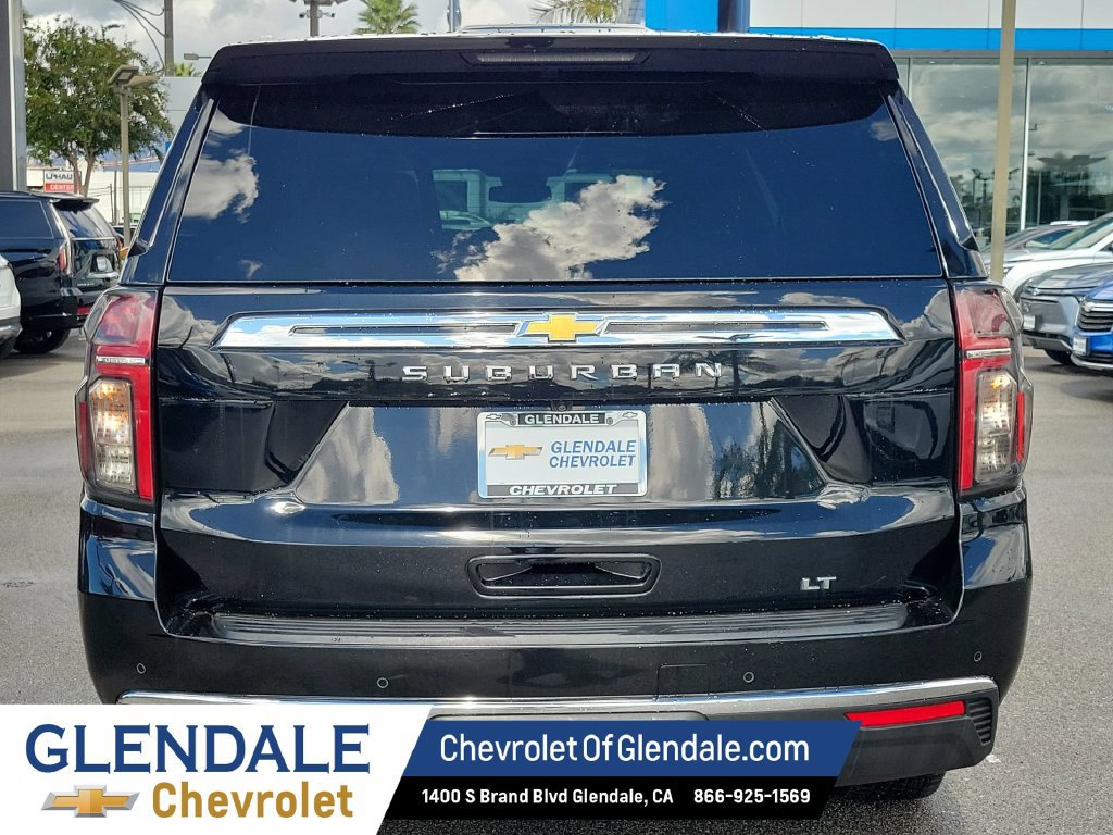 2024 Chevrolet Suburban photo 4