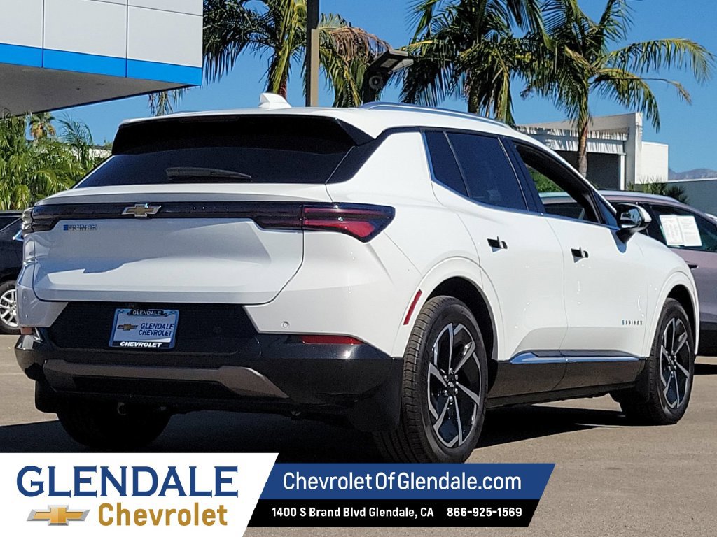 2024 Chevrolet Equinox EV photo 3