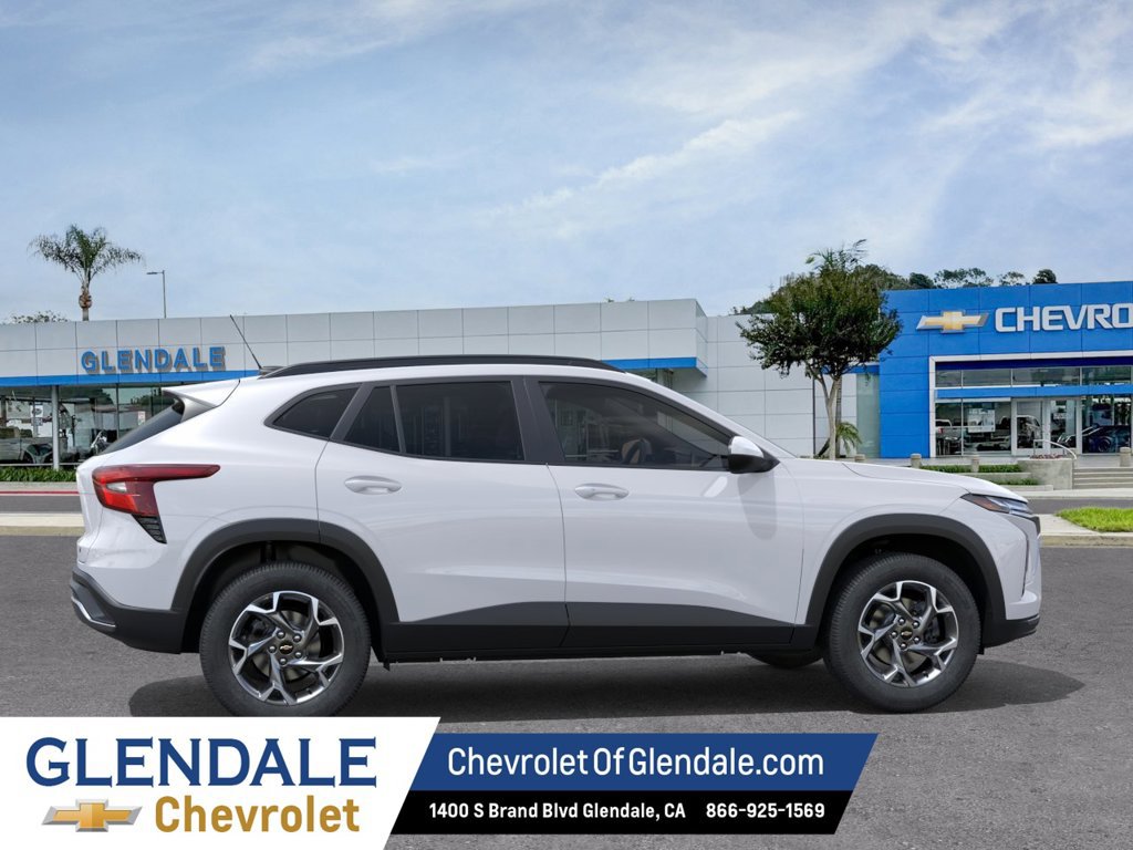2026 Chevrolet Trax LT - Photo 5