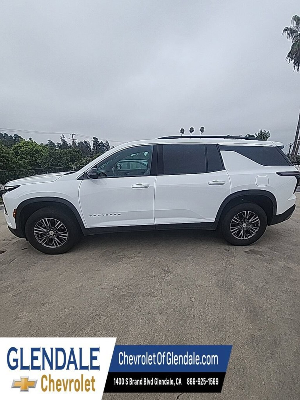 Used 2025 Chevrolet Traverse LT SUV