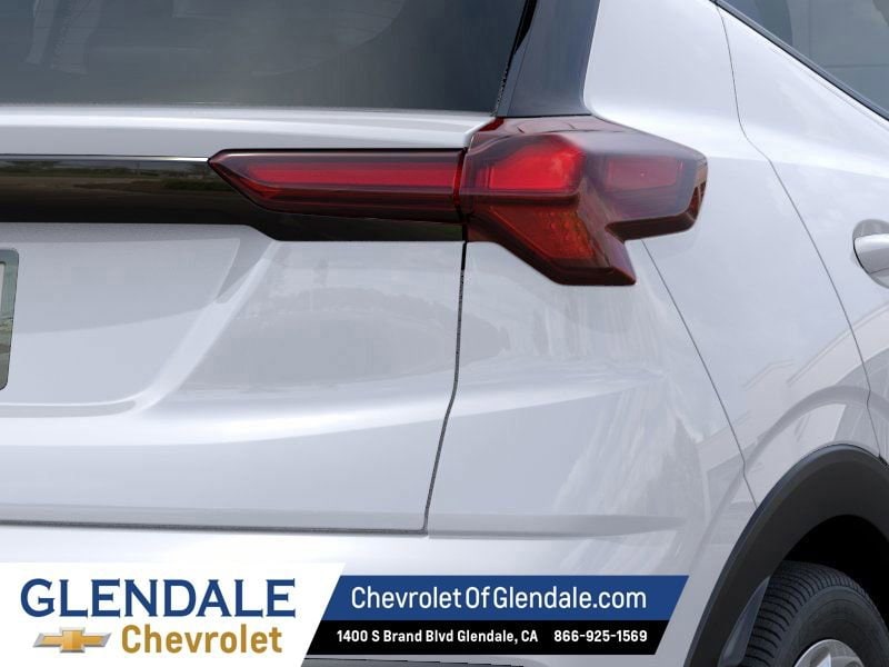 2027 Chevrolet Bolt LT - Photo 11