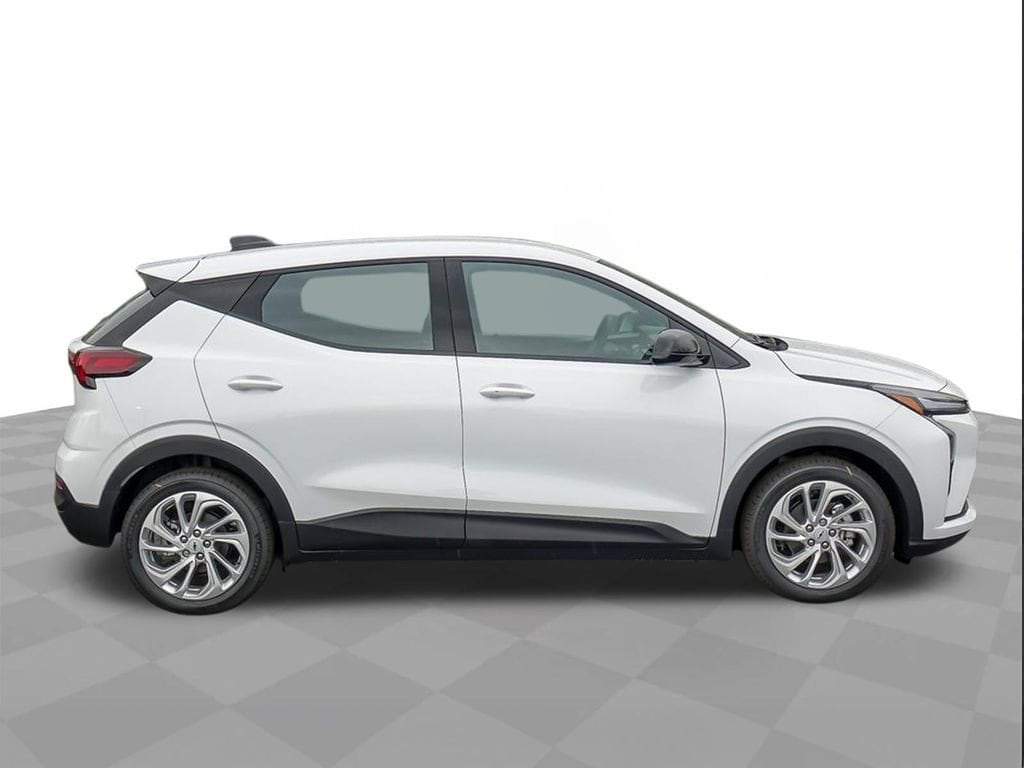 2027 Chevrolet Bolt LT - Photo 10