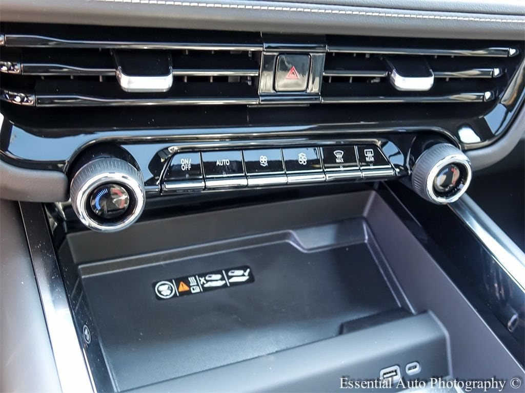 2025 Chevrolet Suburban Premier - Photo 24