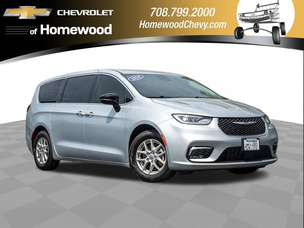 2024 Chrysler Pacifica Touring L's photo