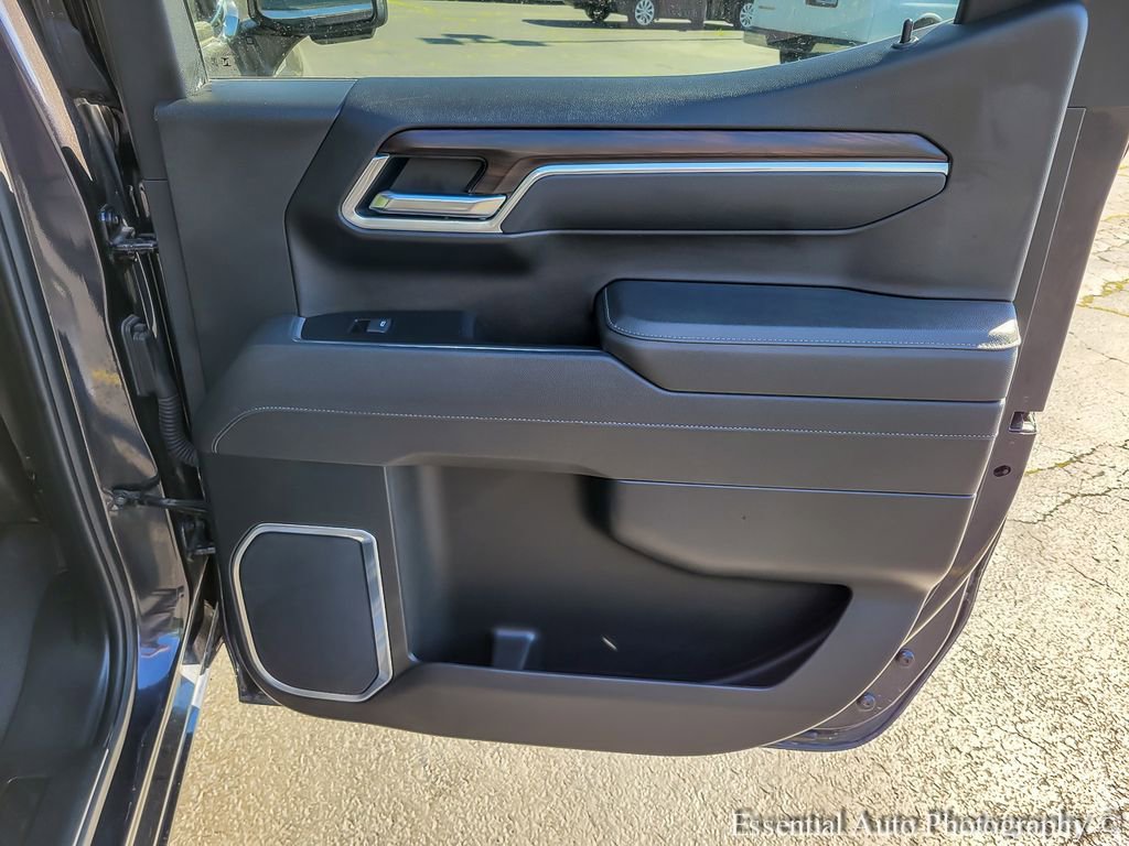 2025 GMC Sierra 1500 SLT - Photo 25