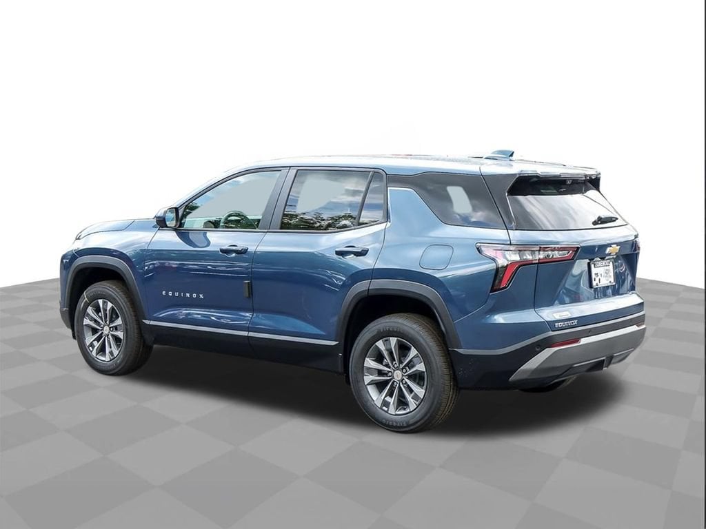 2027 Chevrolet Equinox LT - Photo 6