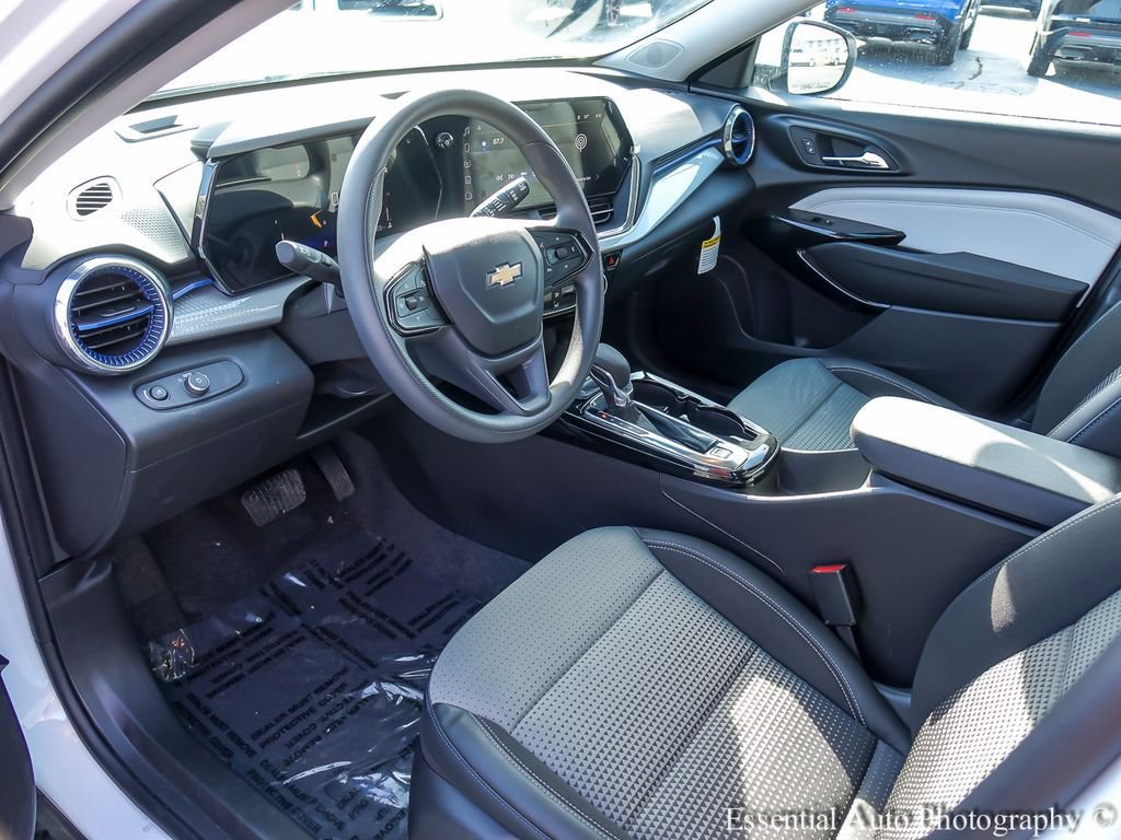 2026 Chevrolet Trax LT - Photo 9