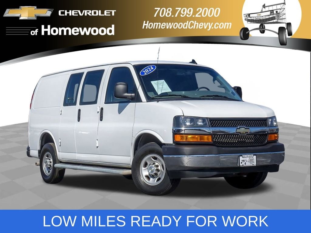 2024 Chevrolet Express 2500 Work Van HD's photo