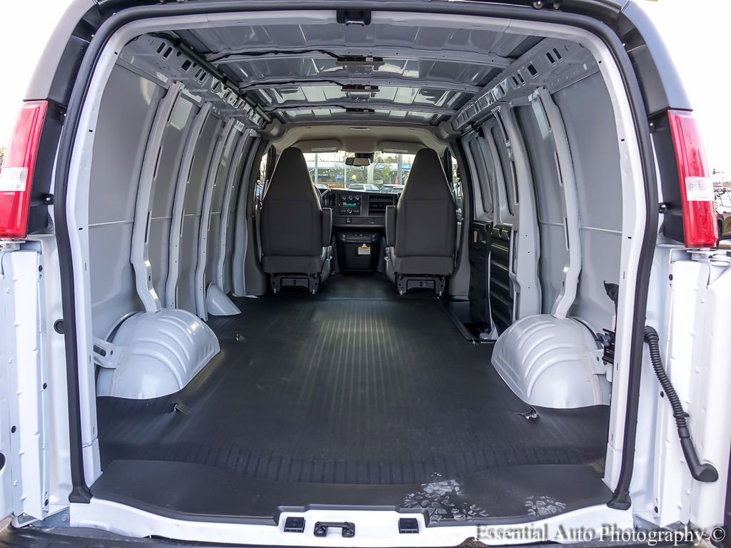 2026 Chevrolet Express Cargo Work Van - Photo 17