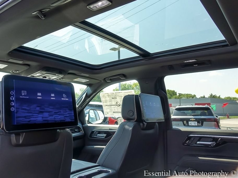 2025 Chevrolet Suburban Premier - Photo 16