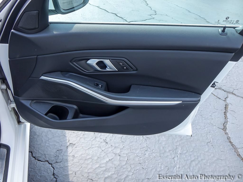 2025 BMW 3 Series 330i - Photo 25