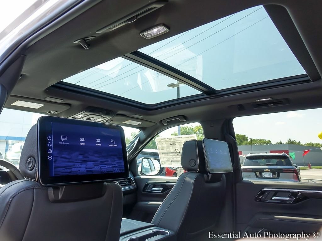 2025 Chevrolet Suburban Premier - Photo 15