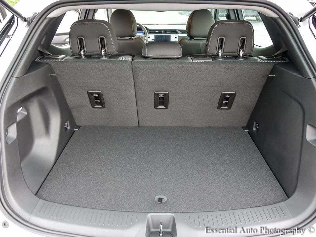 2027 Chevrolet Bolt LT - Photo 20