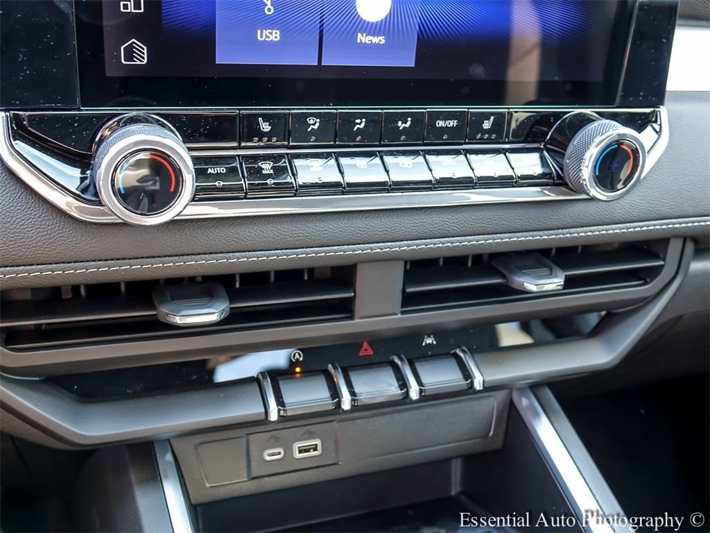 2026 Chevrolet Colorado LT - Photo 21