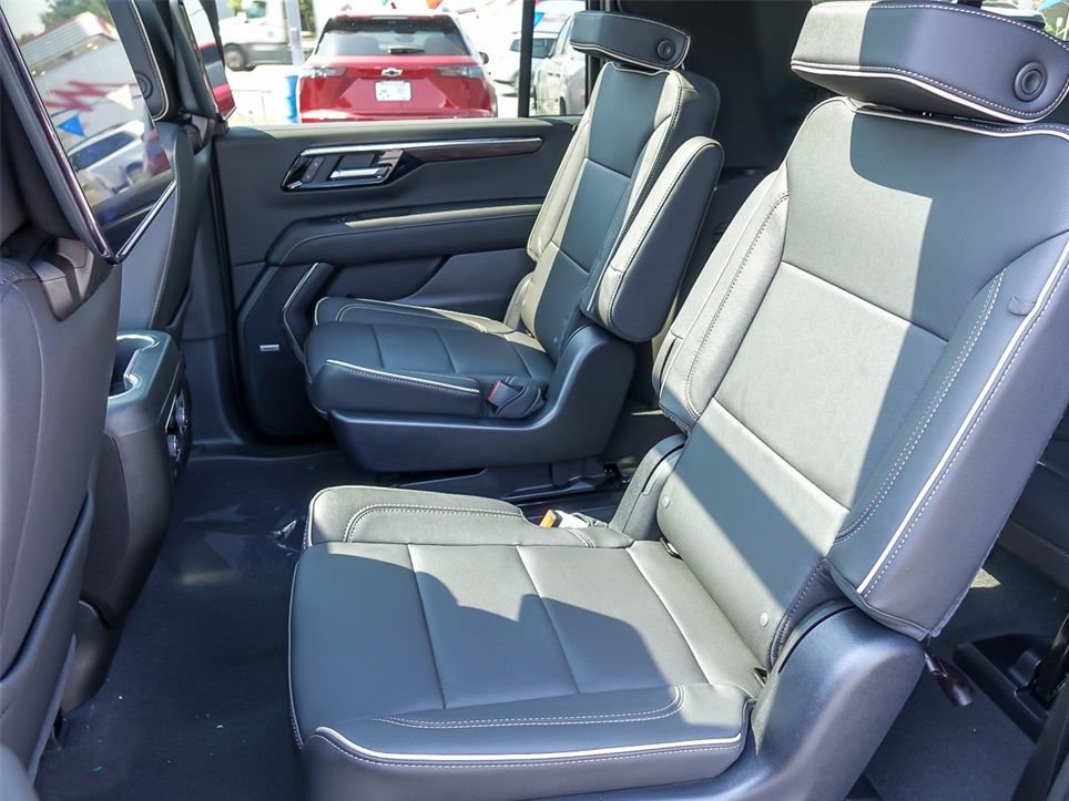 2025 Chevrolet Suburban Premier - Photo 14