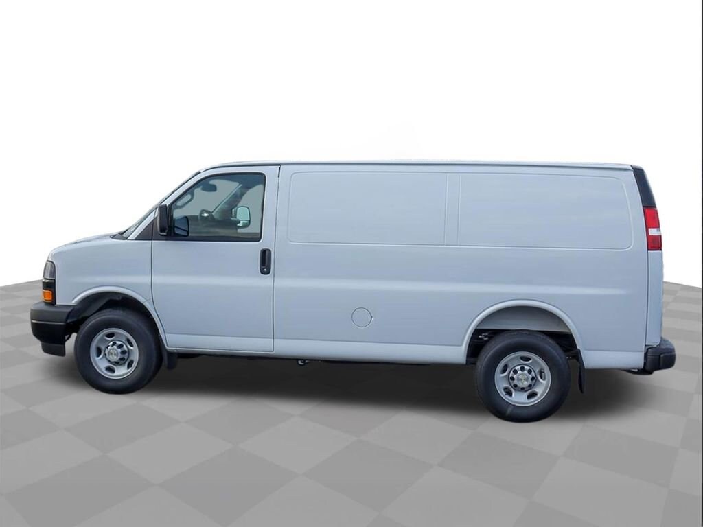 2026 Chevrolet Express Cargo Work Van - Photo 5