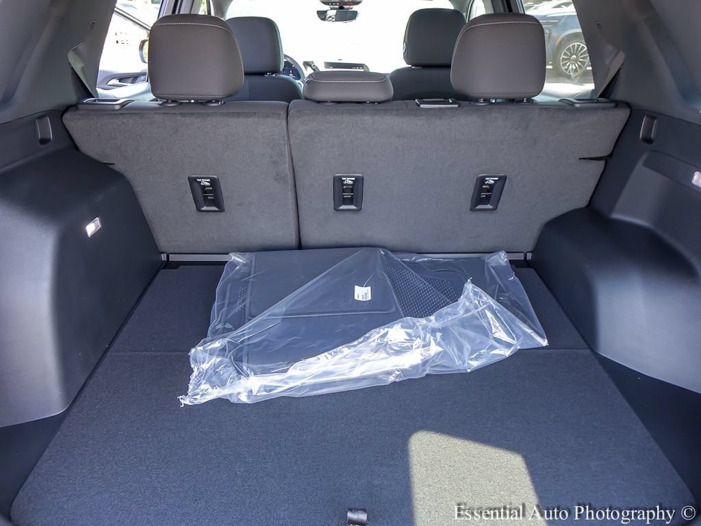 2027 Chevrolet Equinox LT - Photo 21