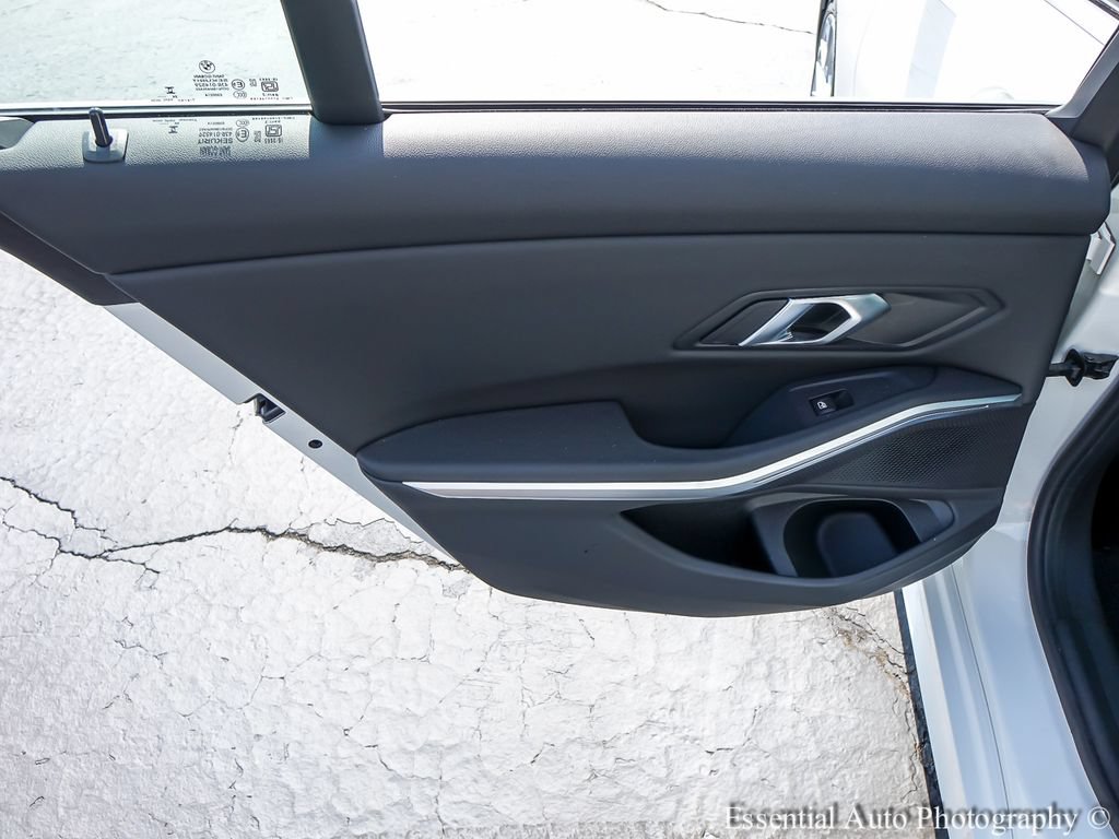 2025 BMW 3 Series 330i - Photo 22