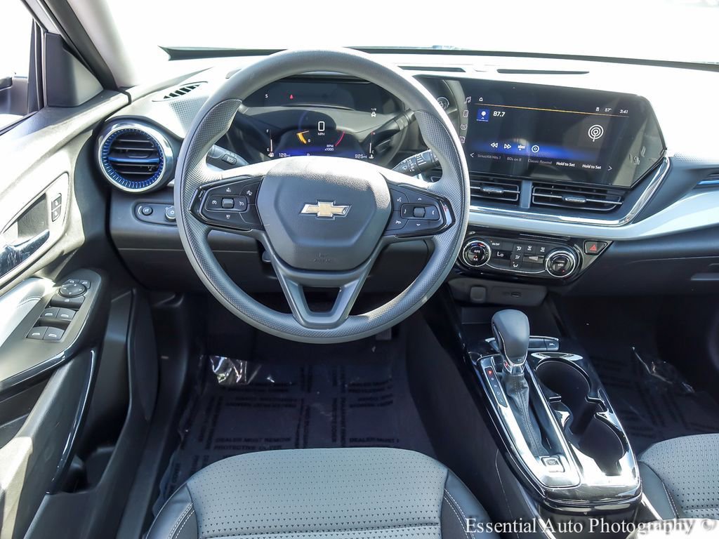 2026 Chevrolet Trax LT - Photo 11