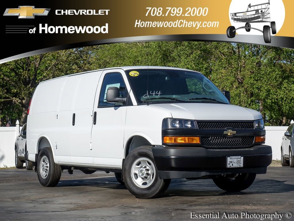 2026 Chevrolet Express 2500 Work Van HD's photo