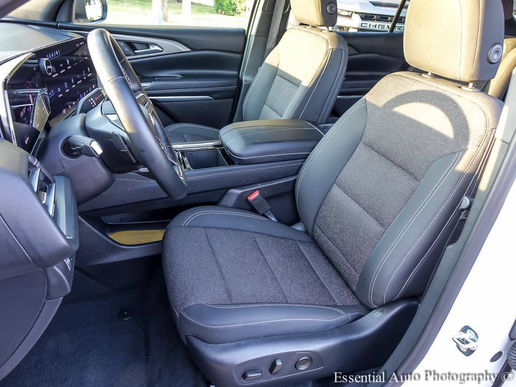 2026 Chevrolet Traverse LT - Photo 11