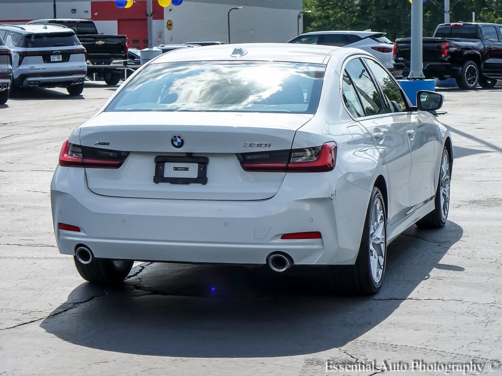 2025 BMW 3 Series 330i - Photo 8