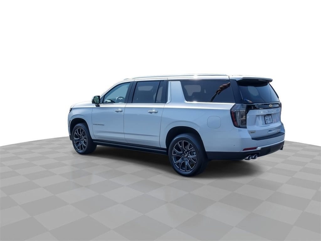 2025 Chevrolet Suburban Premier - Photo 6