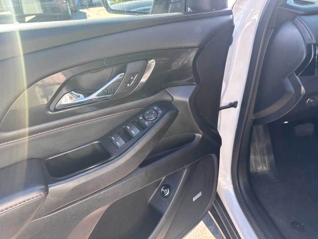 2023 Chevrolet Traverse RS - Photo 16