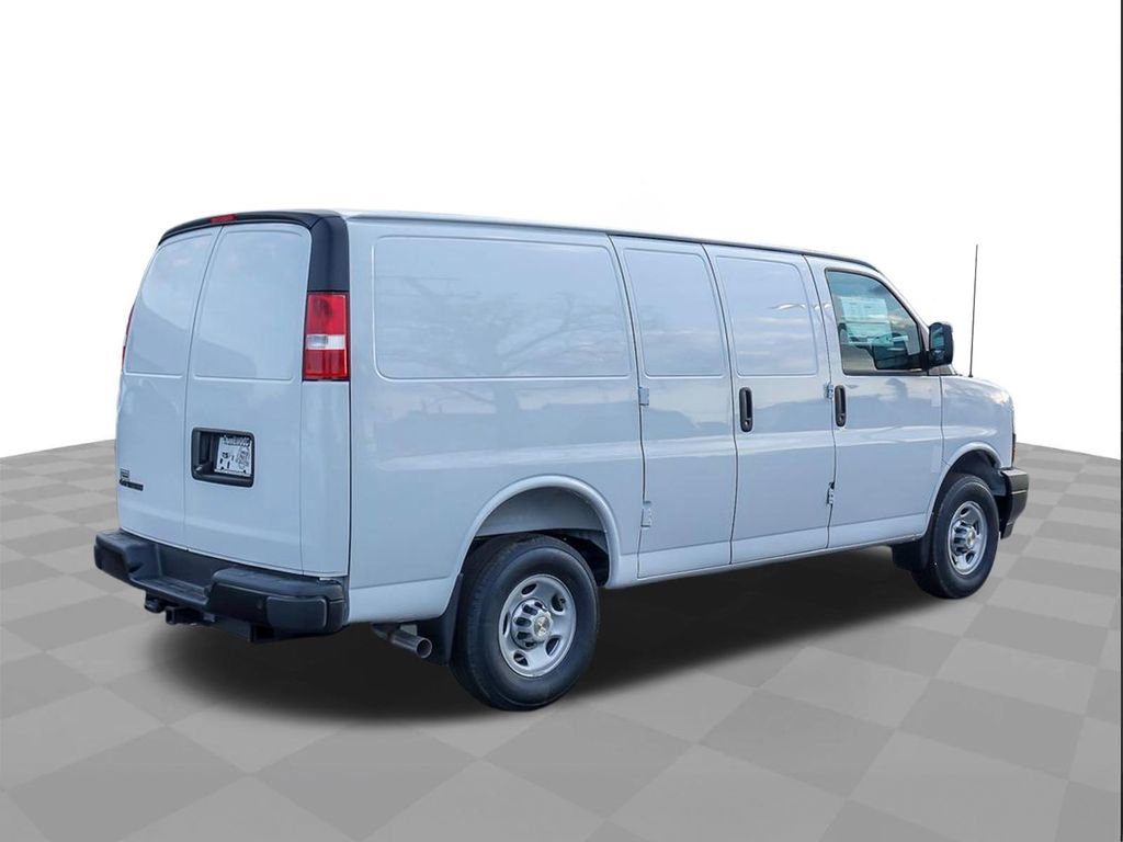 2026 Chevrolet Express Cargo Work Van - Photo 9
