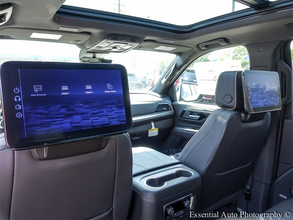2025 Chevrolet Suburban Premier - Photo 17